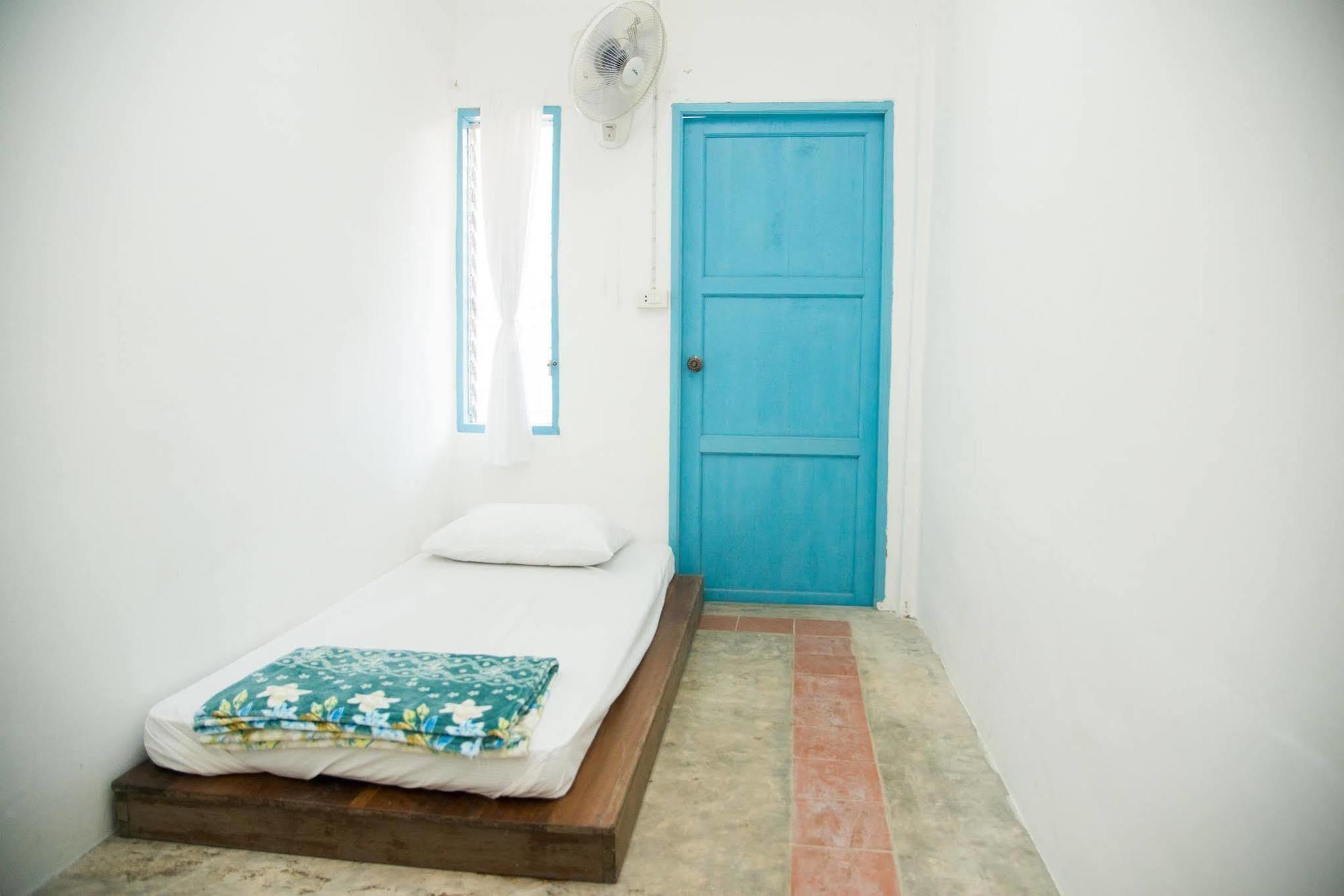 Sleepyowl Hostel Ban Bang Bao  외부 사진