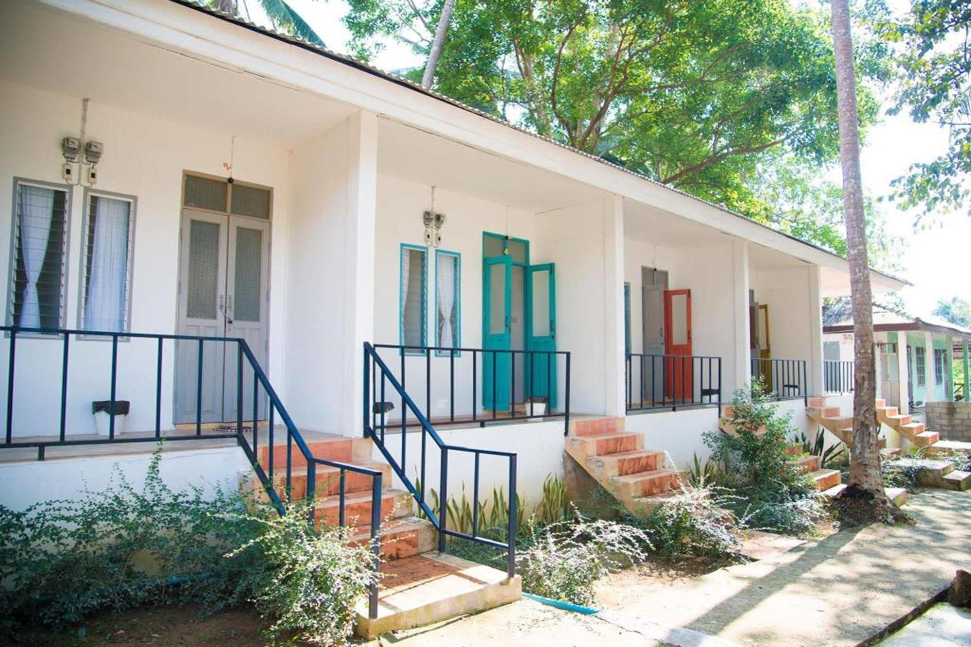 Sleepyowl Hostel Ban Bang Bao  외부 사진