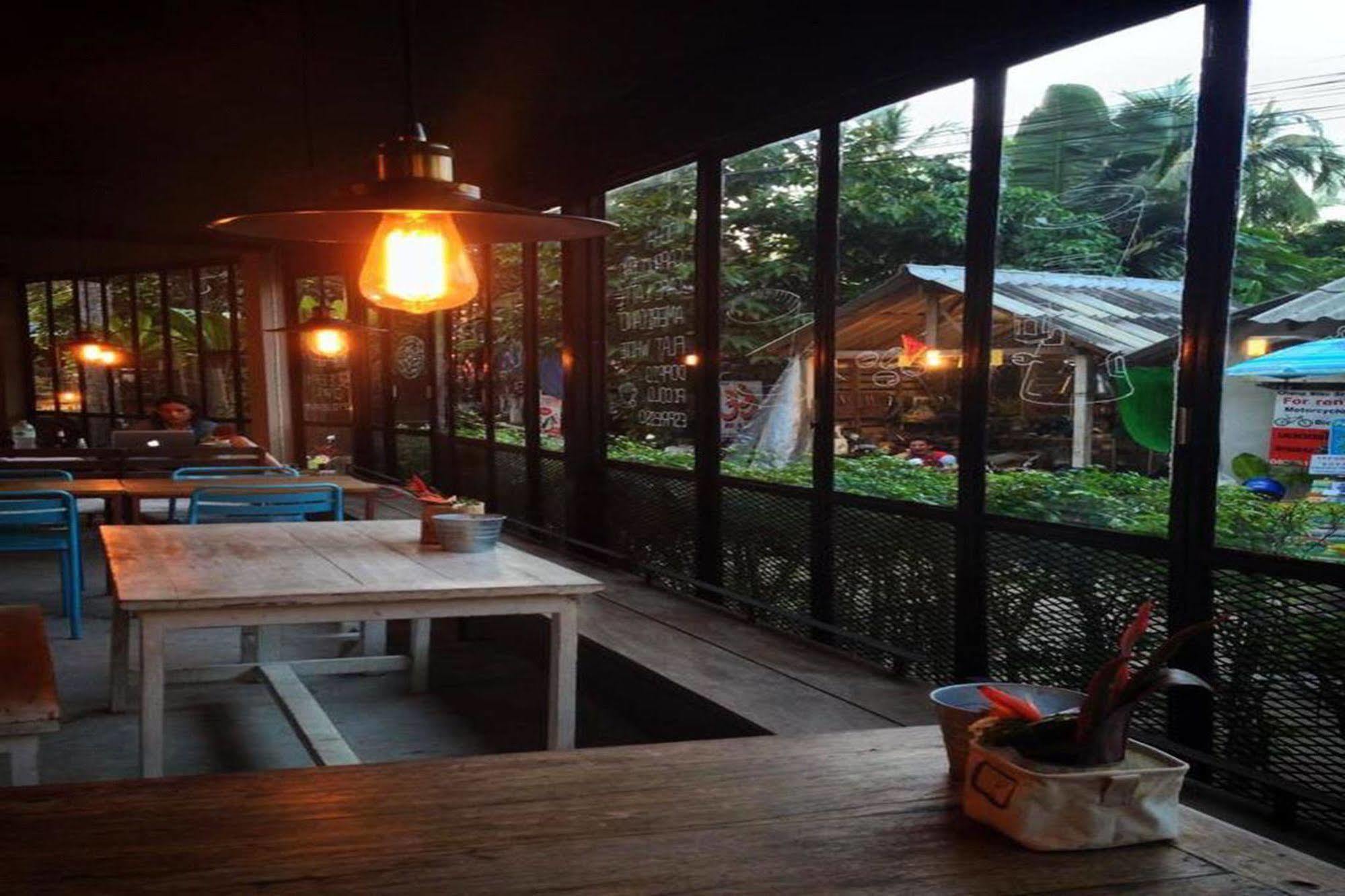 Sleepyowl Hostel Ban Bang Bao  외부 사진